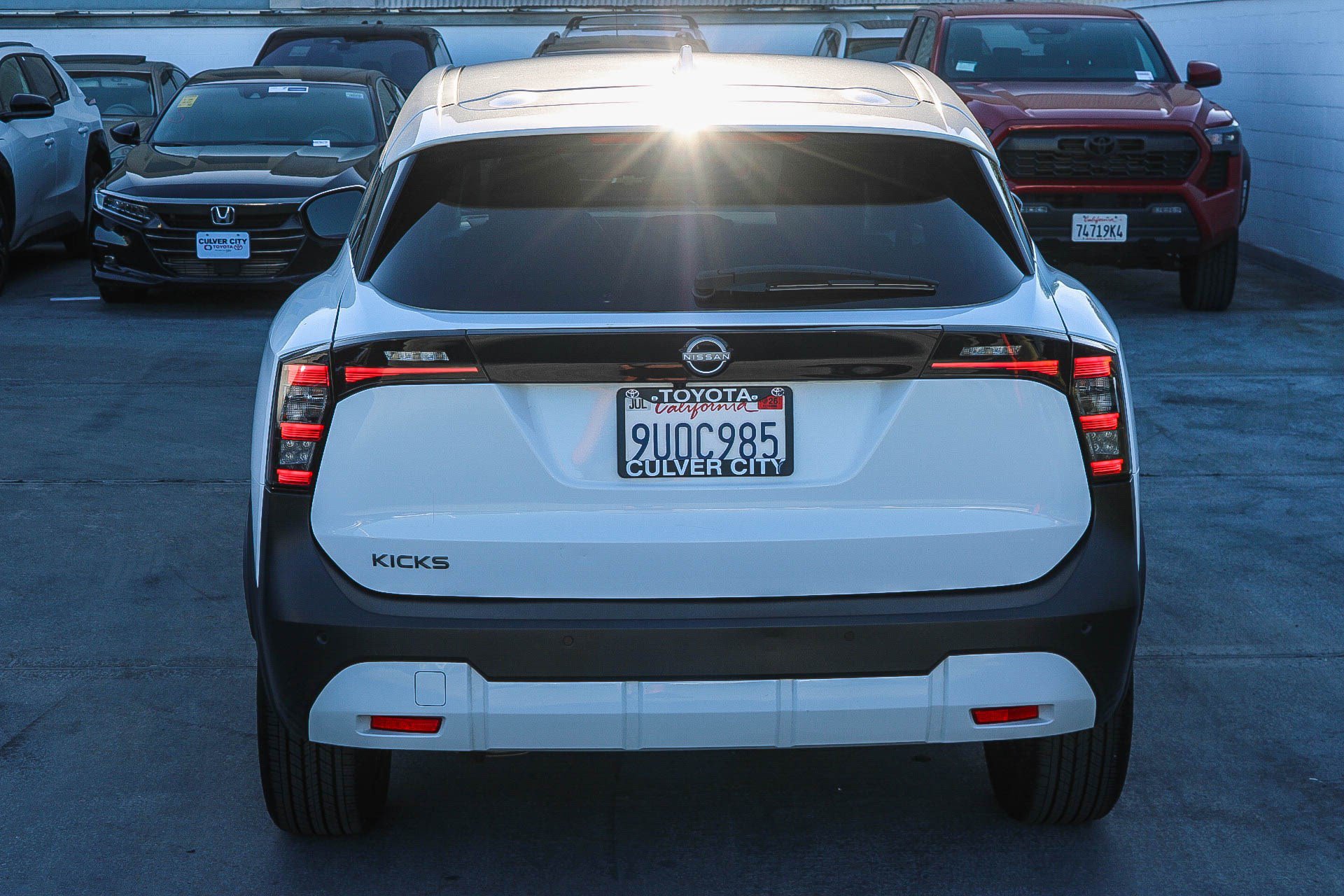 Used 2025 Nissan Kicks SV w/ Charging Package FWD image 8