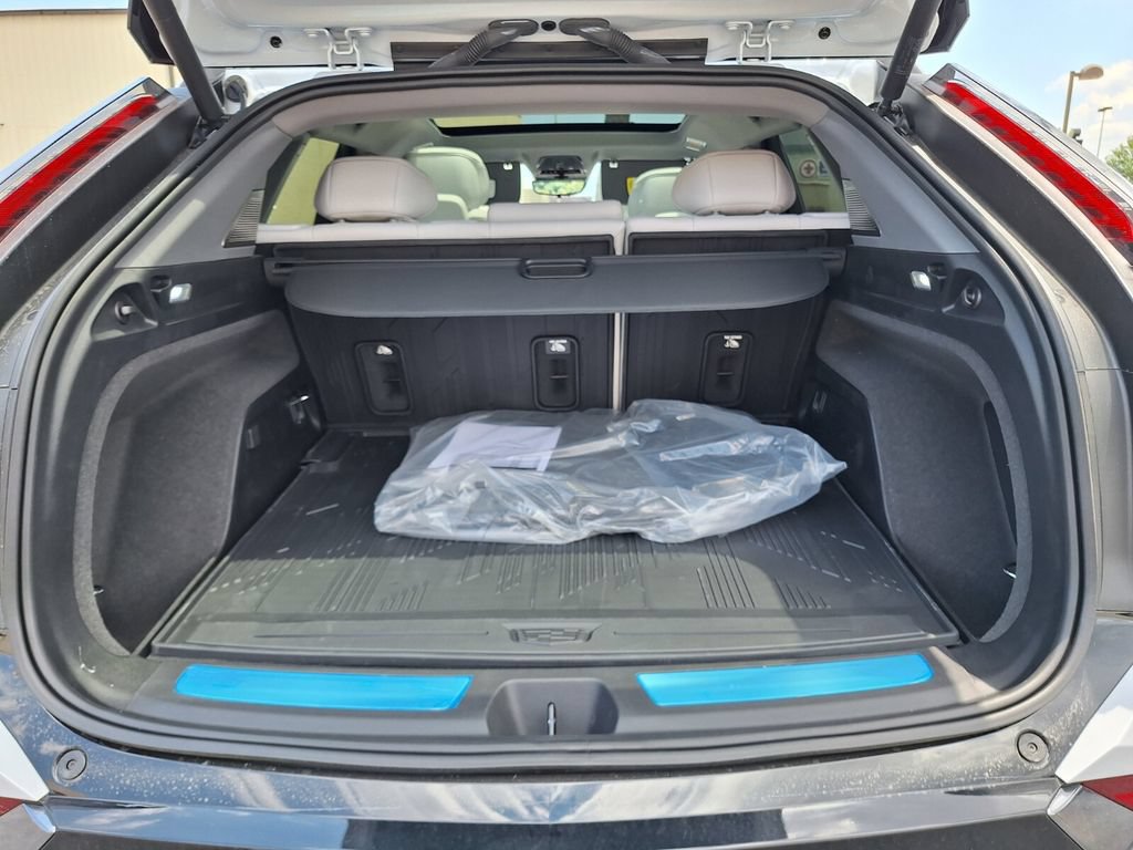 New 2026 Cadillac Optiq Sport 2 RWD image 23