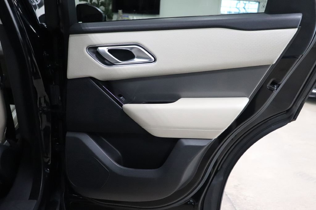 Used 2020 Land Rover Range Rover Velar S image 19