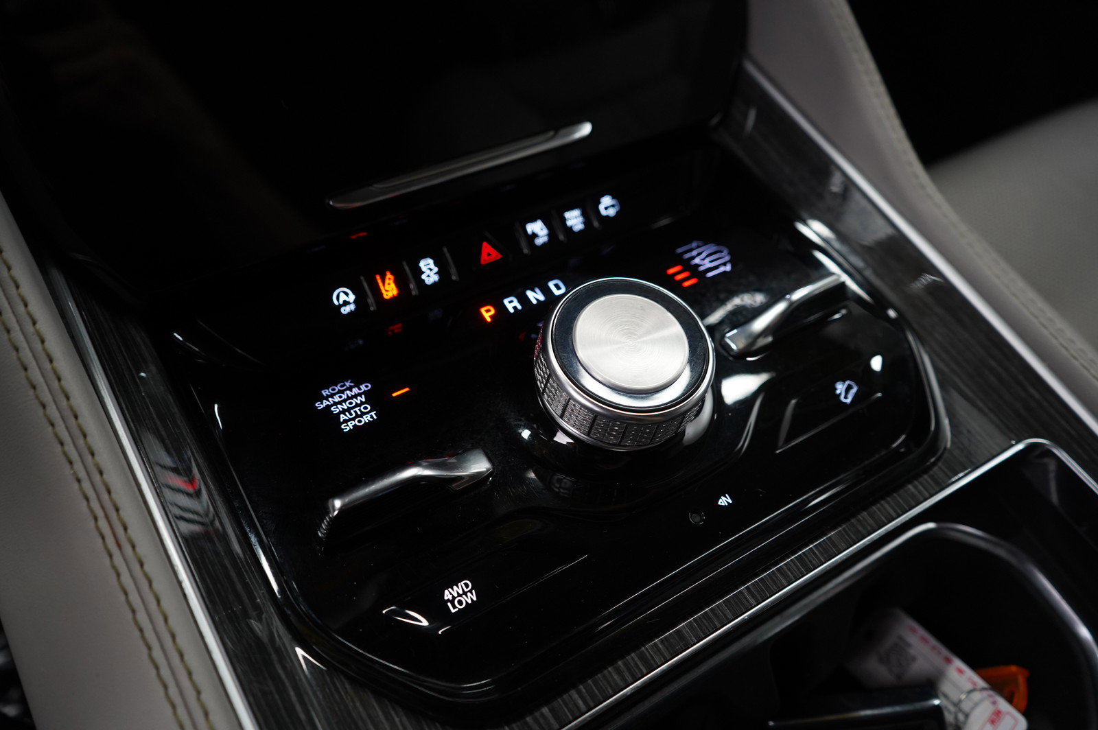 Used 2022 Jeep Wagoneer Series III w/ Rear Seat Video Group 1 image 21