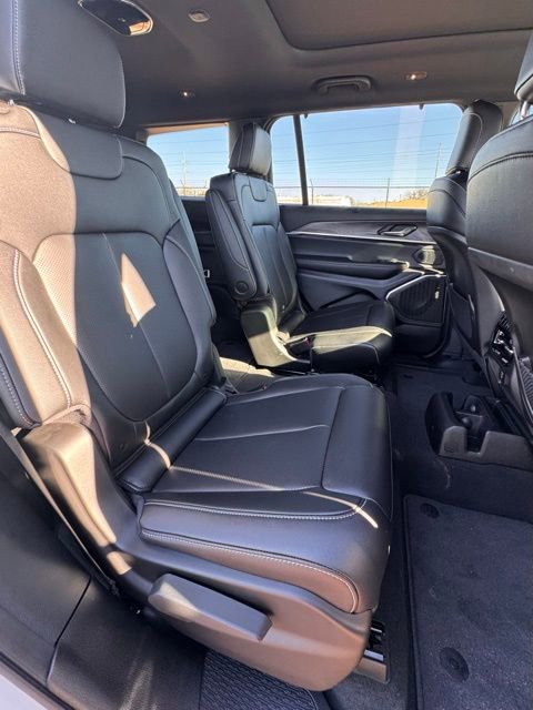 New 2025 Jeep Grand Cherokee L Limited w/ Luxury Tech Group II image 16