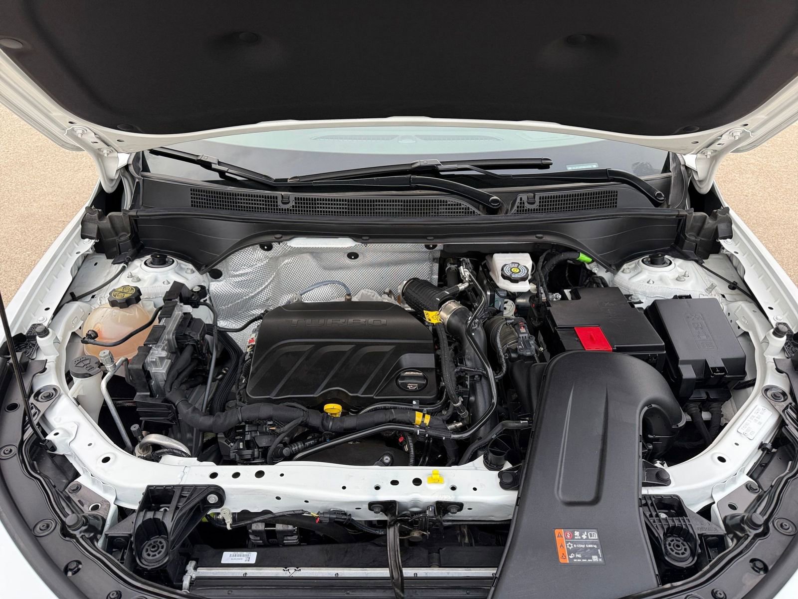 Used 2025 Buick Envista Preferred image 32