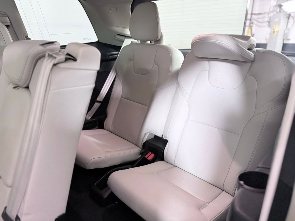 Used 2023 Volvo XC90 B6 Plus AWD/4WD image 22