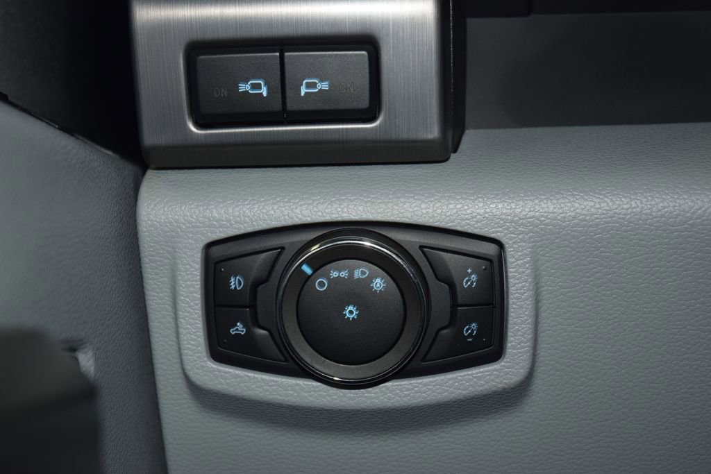 Used 2022 Ford F450 Limited image 40