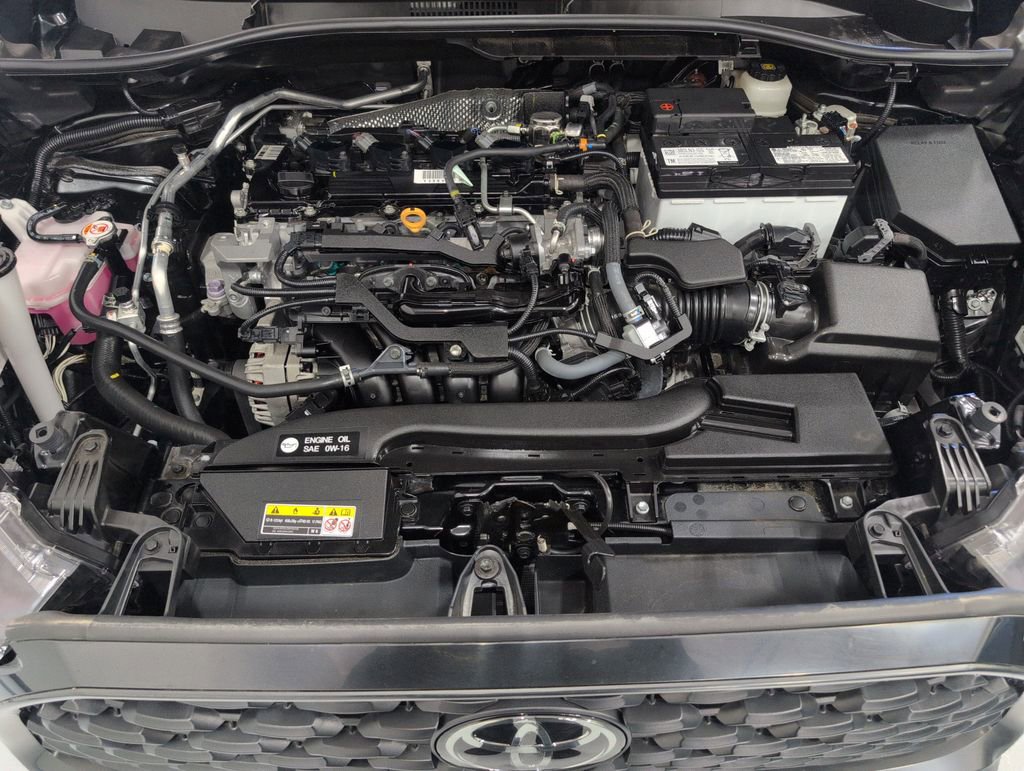 Used 2023 Toyota Corolla Cross L AWD/4WD image 21