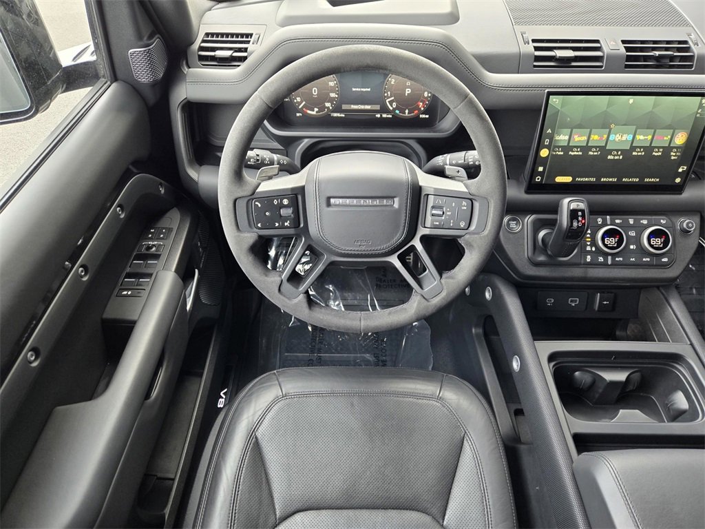Certified 2024 Land Rover Defender 110 V8 image 13
