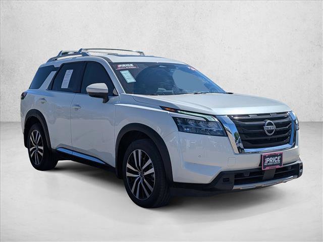 Used 2024 Nissan Pathfinder Platinum AWD/4WD image 3