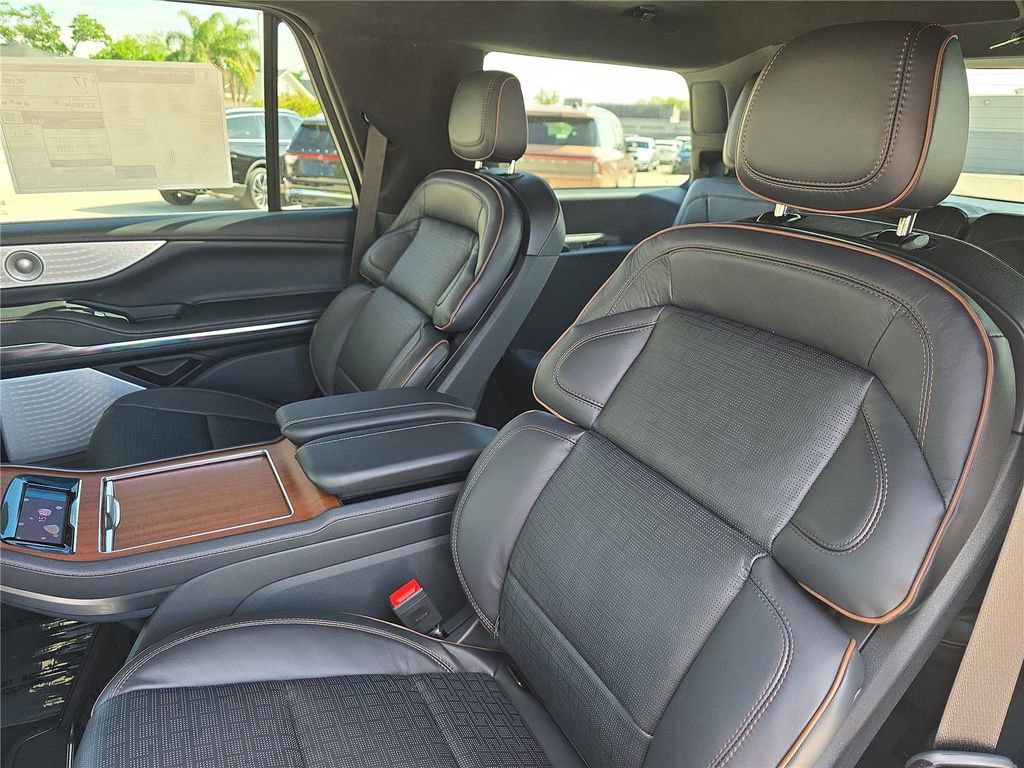 New 2026 Lincoln Navigator Black Label image 12