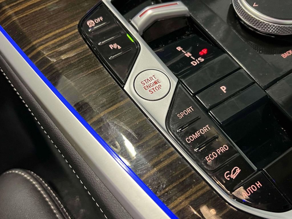 Used 2024 BMW X5 xDrive40i w/ M Sport Package image 32