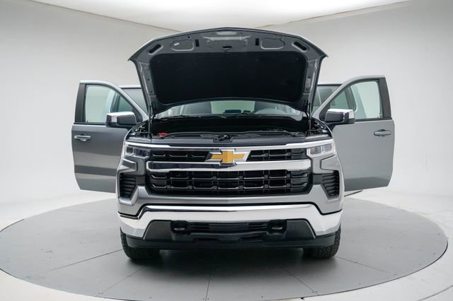 Used 2024 Chevrolet Silverado 1500 LT AWD/4WD image 16