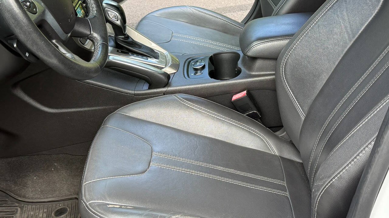Used 2012 Ford Focus SEL FWD image 18