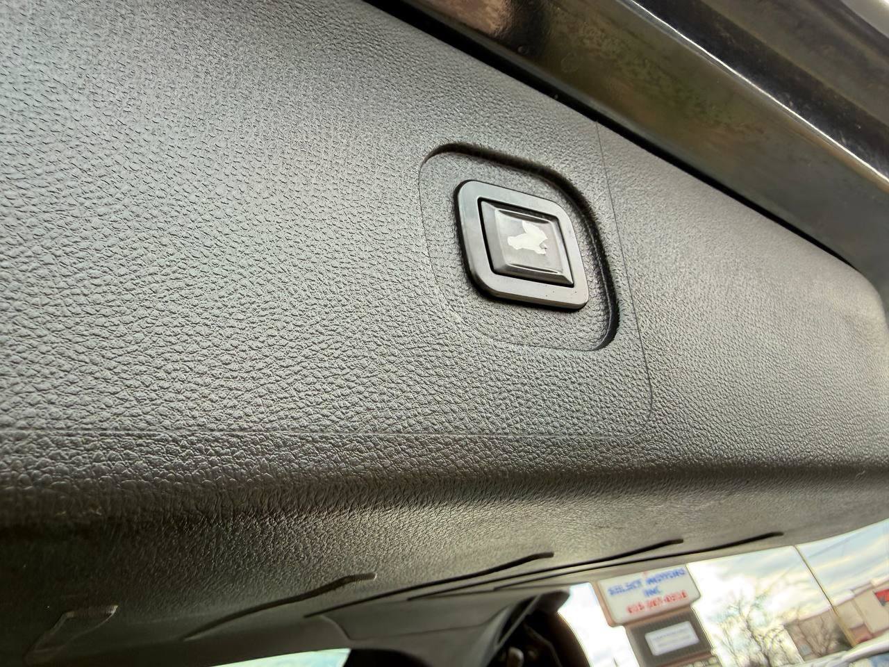 Used 2017 GMC Terrain SLT w/ Open Road Package image 31