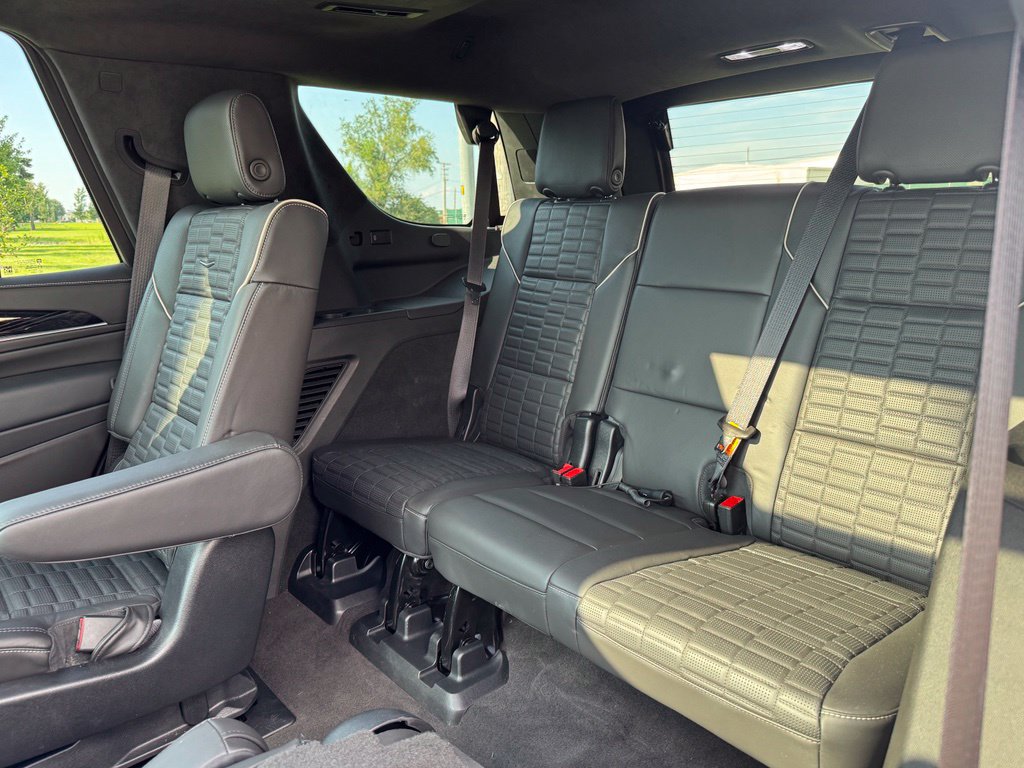 Certified 2023 Cadillac Escalade V AWD/4WD image 17