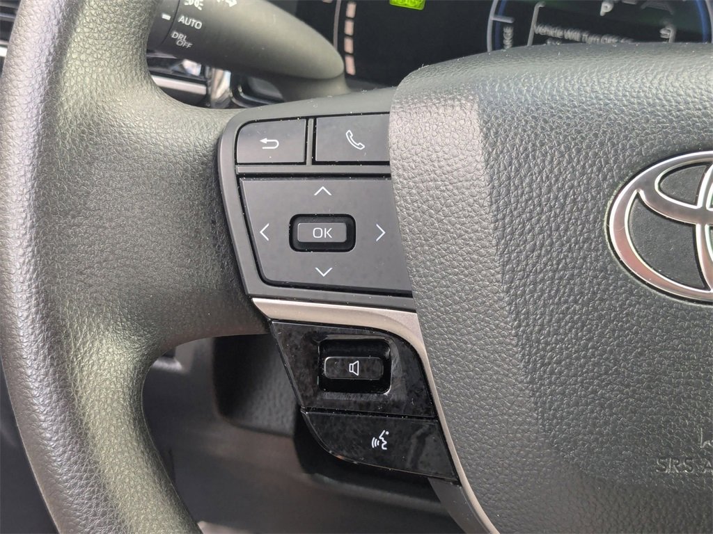 Used 2025 Toyota Camry LE image 25