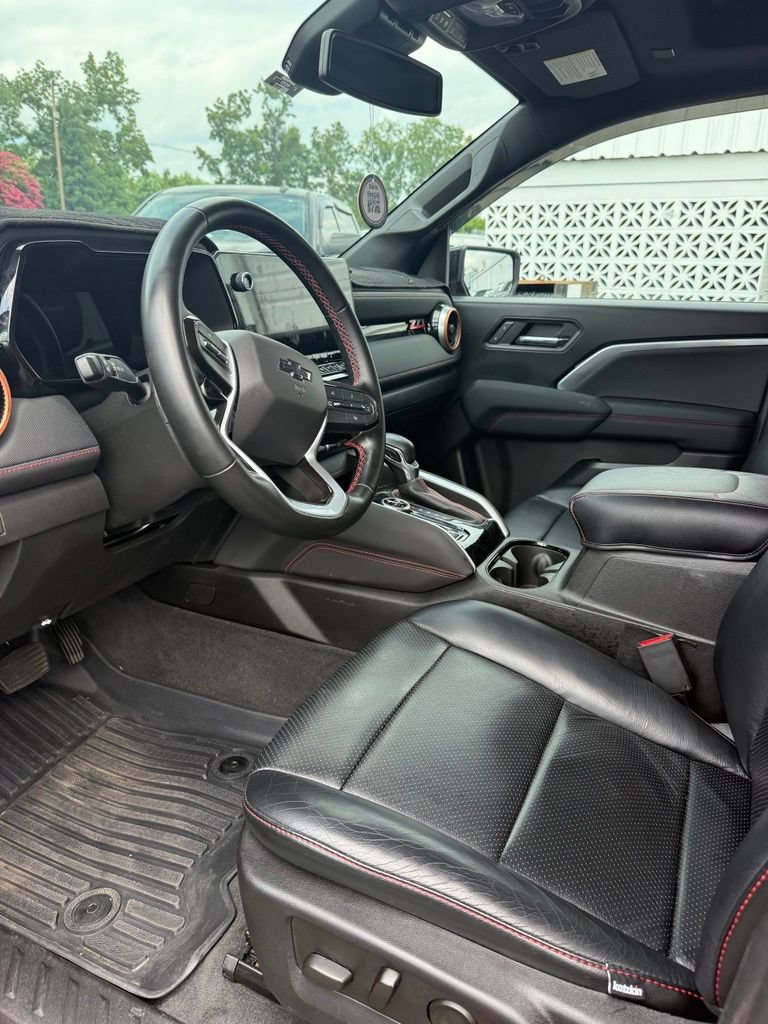 Used 2023 Chevrolet Colorado Z71 w/ Z71 Convenience Package 2 AWD/4WD image 12
