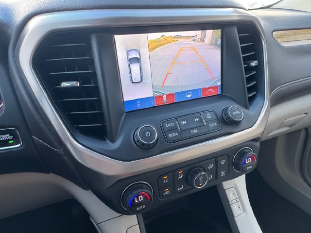 Used 2018 GMC Acadia Denali w/ Technology Package FWD image 9