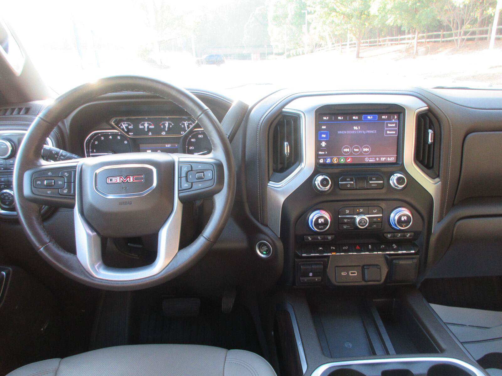 Used 2022 GMC Sierra 1500 SLT w/ SLT Premium Plus Package AWD/4WD image 11