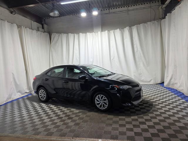 Used 2019 Toyota Corolla LE image 2