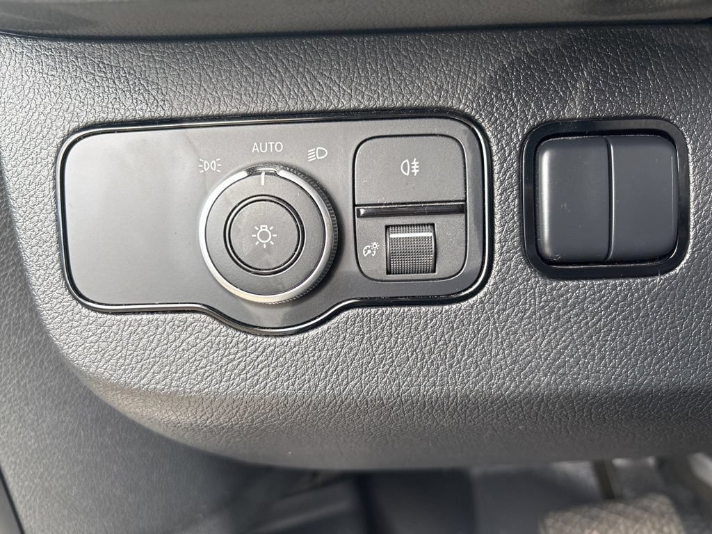 Used 2021 Freightliner Sprinter 3500 RWD image 29