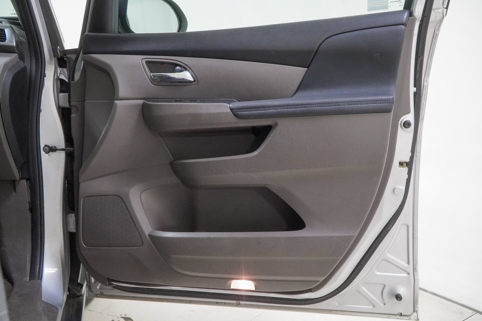 Used 2015 Honda Odyssey EX-L image 38