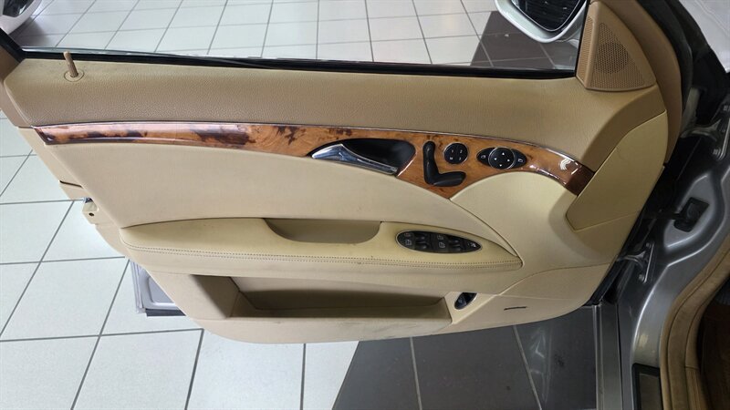 Used 2008 Mercedes-Benz E 350 4MATIC Sedan image 18