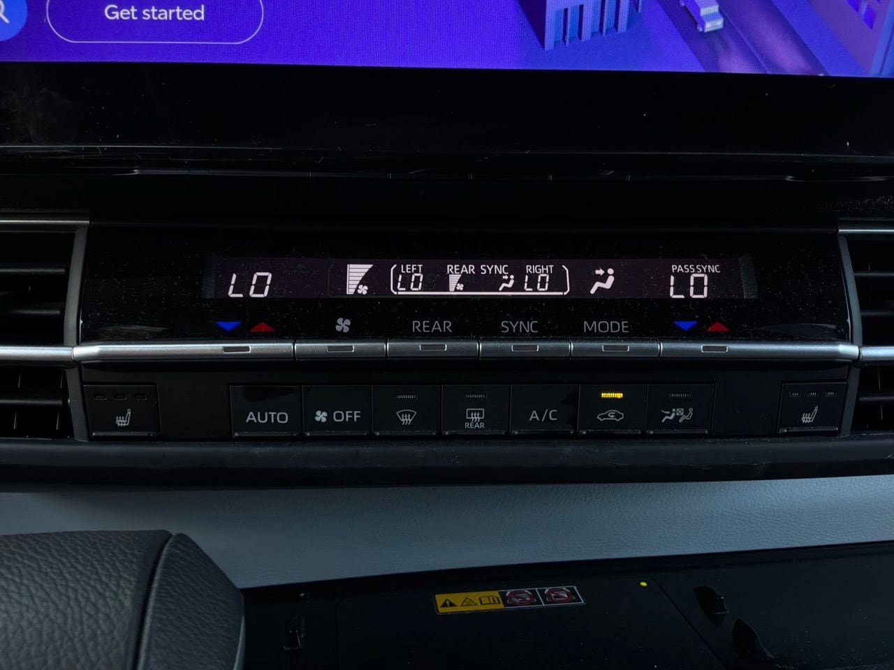Used 2026 Toyota Sienna XLE FWD image 35