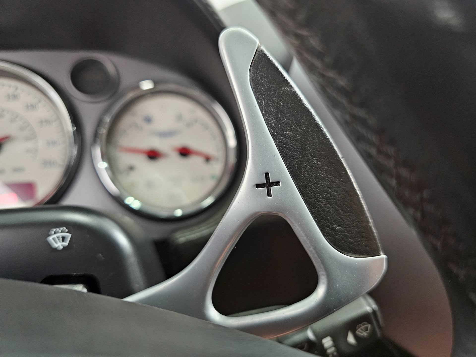 Used 2004 Aston Martin Vanquish RWD image 48