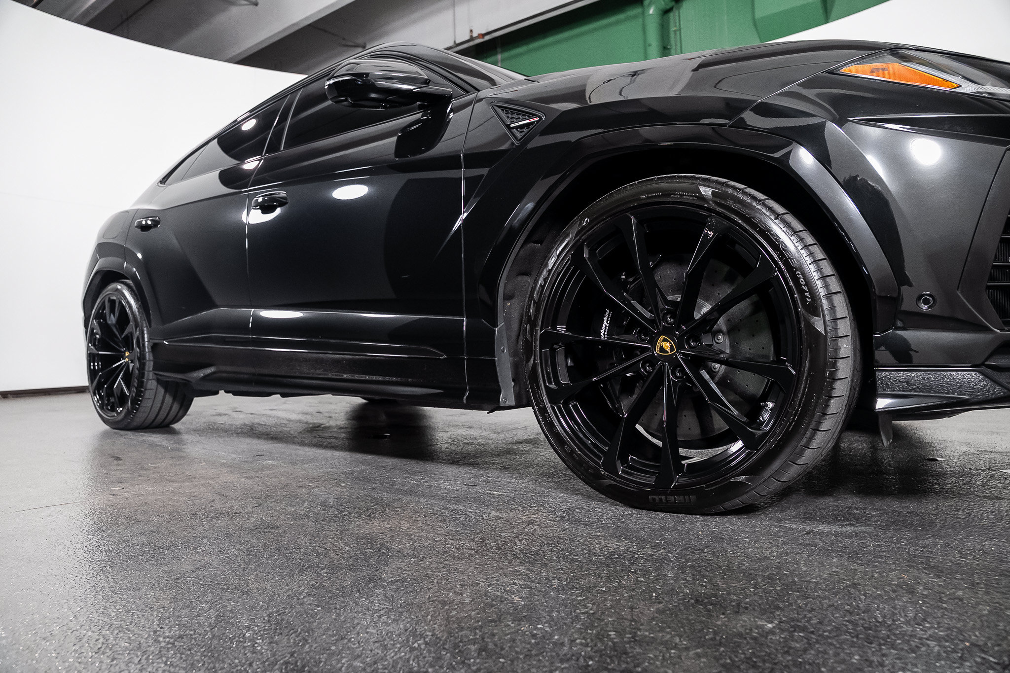 Used 2019 Lamborghini Urus AWD/4WD image 35