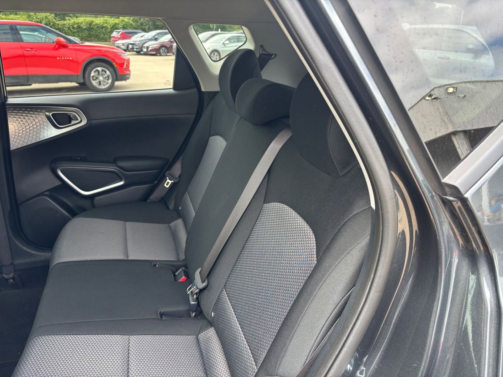 Used 2025 Kia Soul LX w/ LX Technology Package FWD image 35