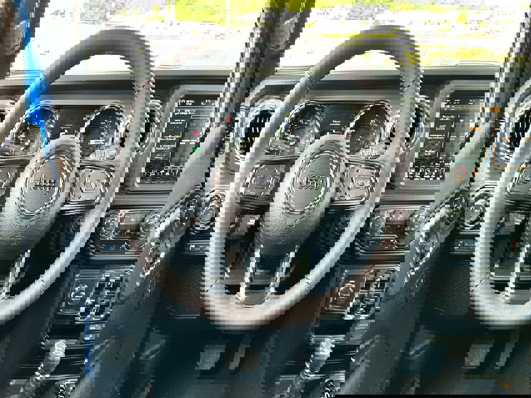 New 2023 Jeep Wrangler Unlimited w/ Sun & Screen Package image 14