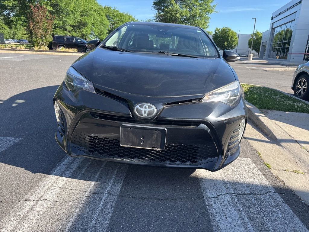 Used 2017 Toyota Corolla SE w/ Carpet Mat Package (TMS) FWD image 2