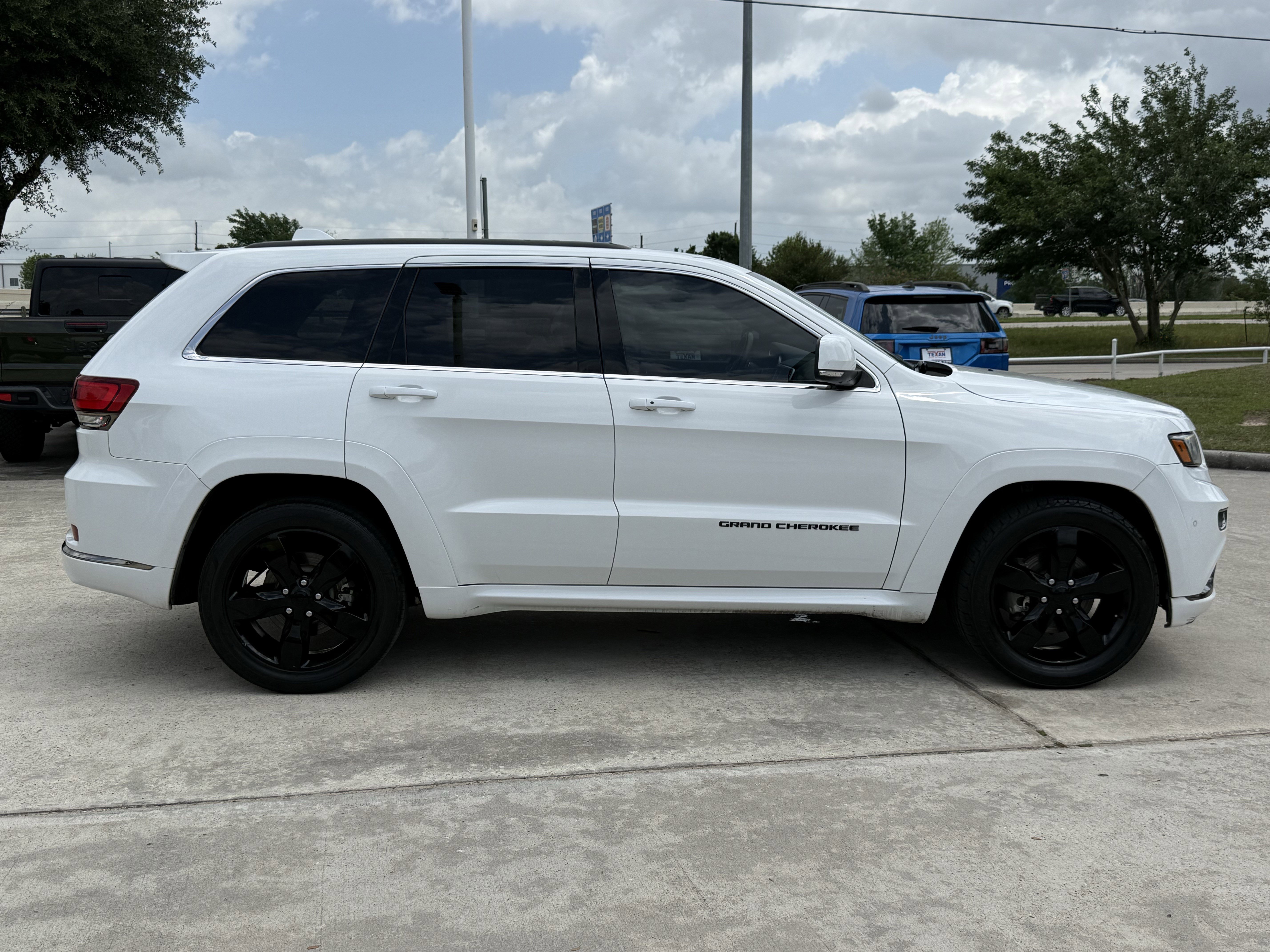 Used 2016 Jeep Grand Cherokee High Altitude RWD image 3