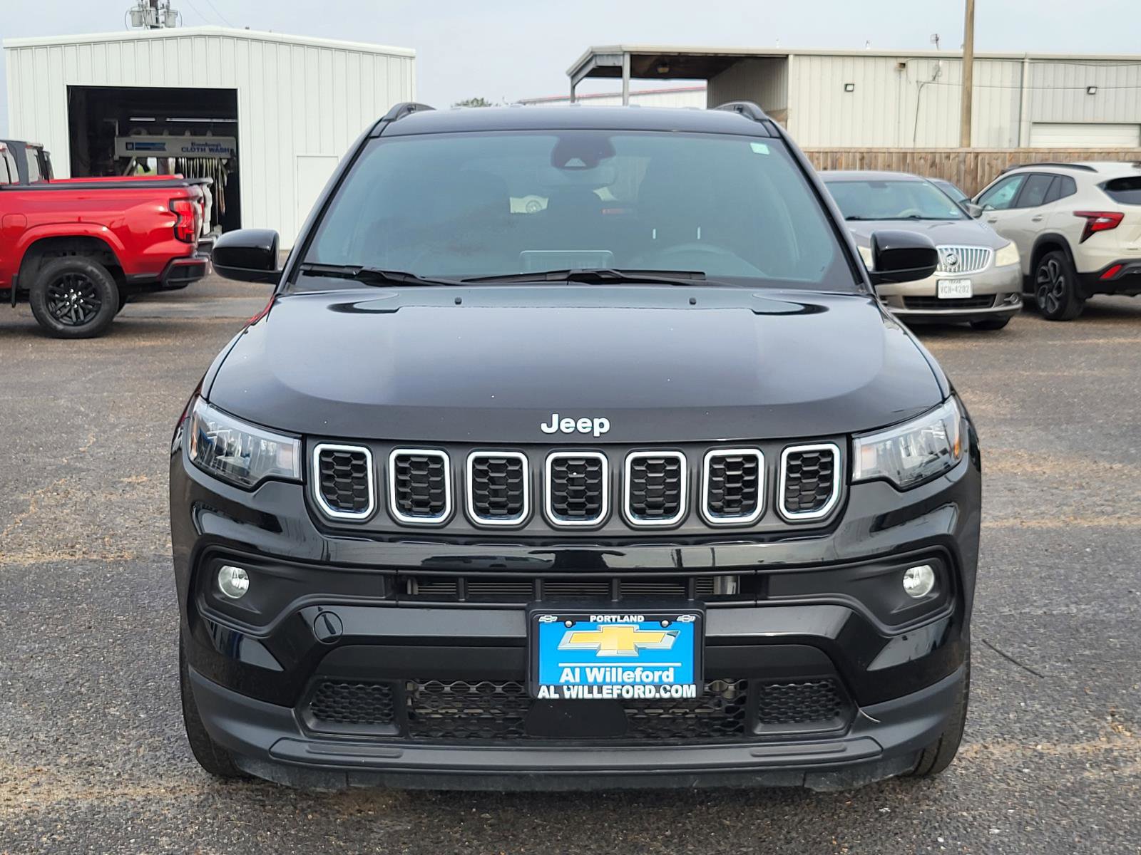 Used 2025 Jeep Compass Latitude image 8
