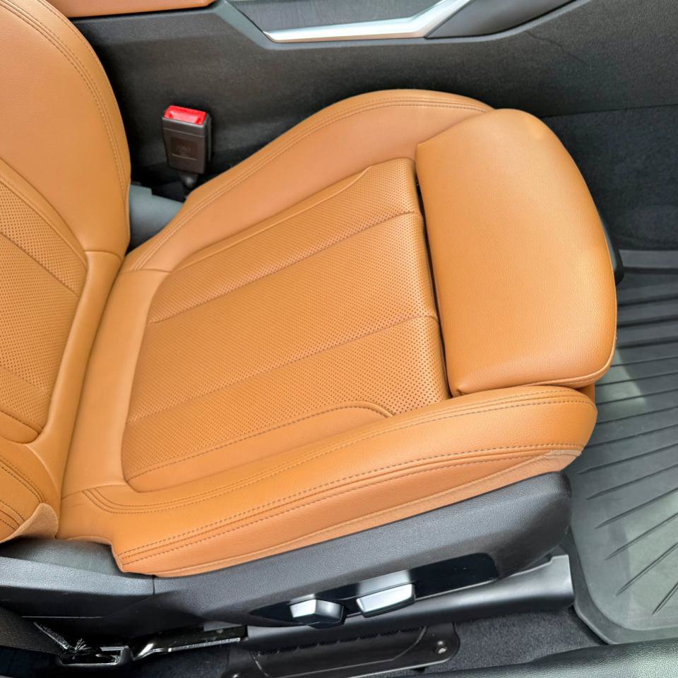 Used 2023 BMW 330i Sedan w/ M Sport Package RWD image 18