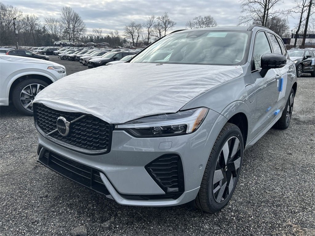 New 2025 Volvo XC60 T8 Plus w/ Protection Package Premier image 4