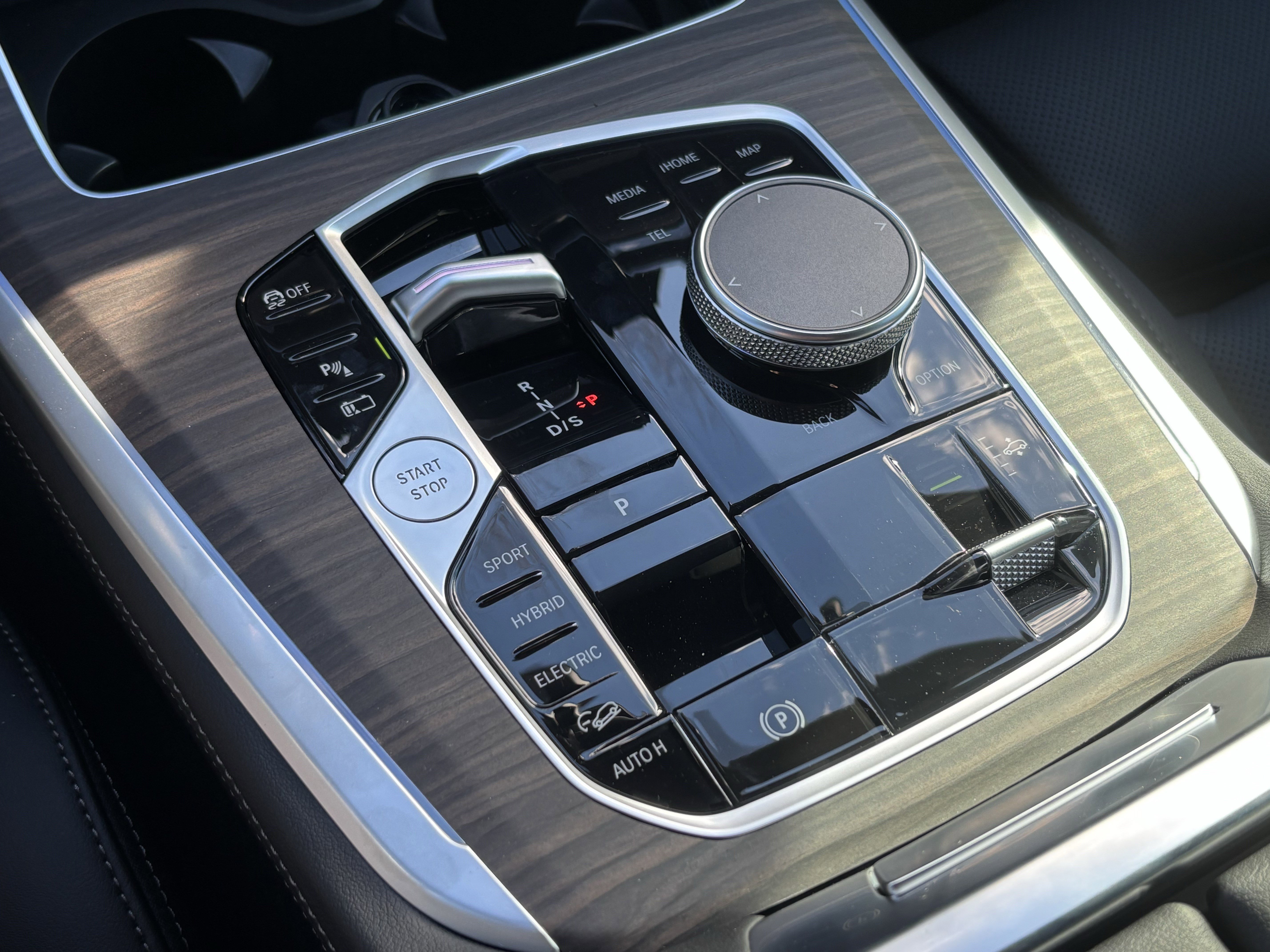 Used 2026 BMW X5 xDrive50e w/ M Sport Package image 26