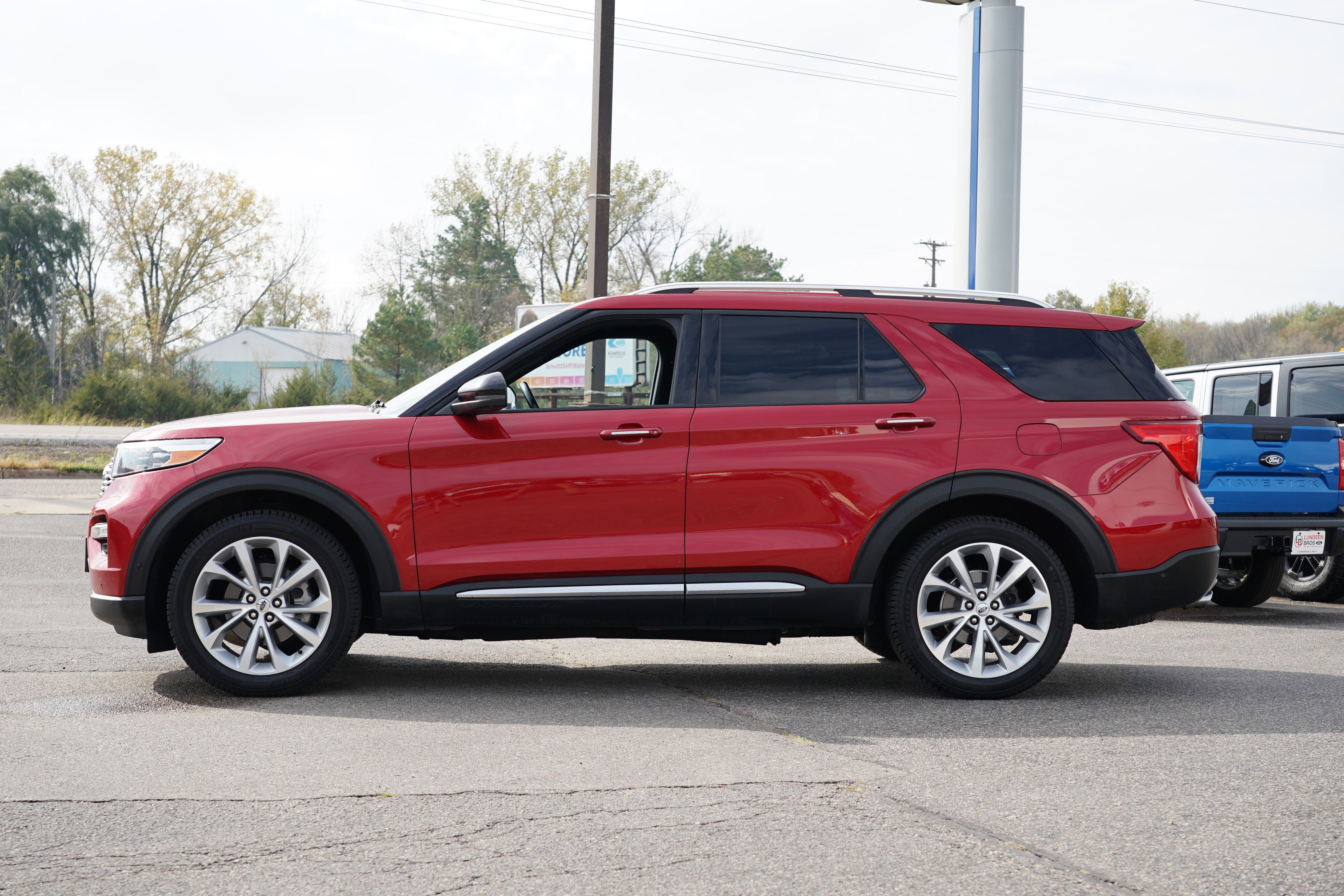 Used 2021 Ford Explorer Platinum w/ Equipment Group 601A image 7