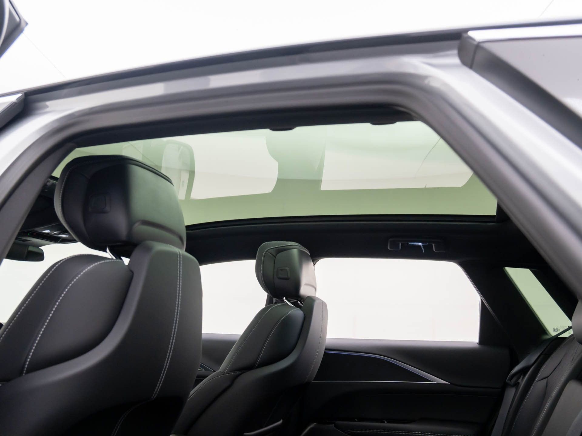 New 2025 Cadillac Lyriq Luxury image 16