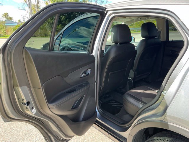 Used 2020 Buick Encore Preferred FWD image 16