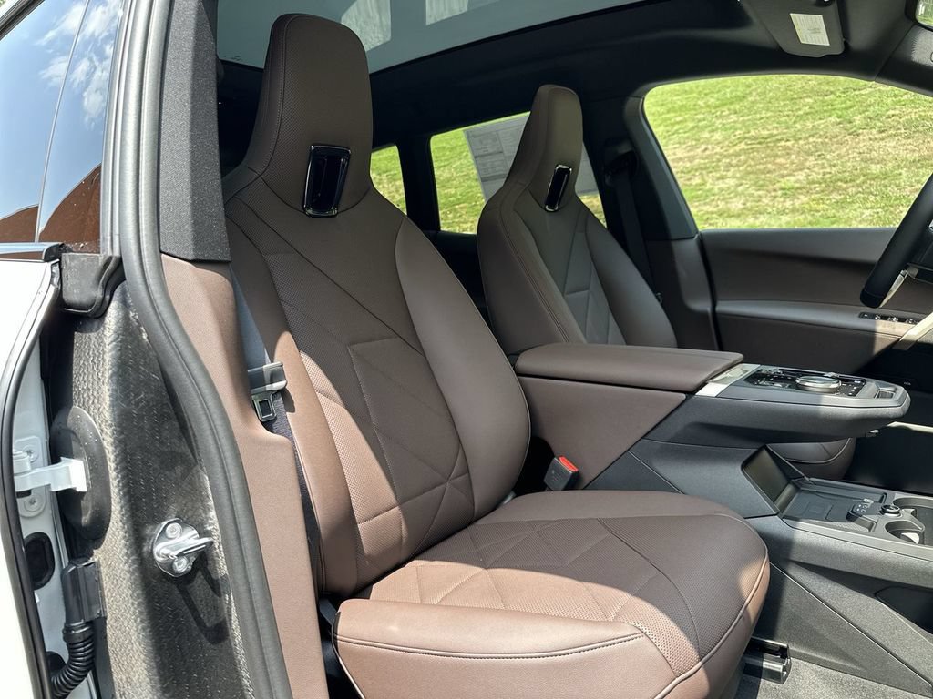 Used 2024 BMW iX xDrive50 w/ Sport Package AWD/4WD image 48