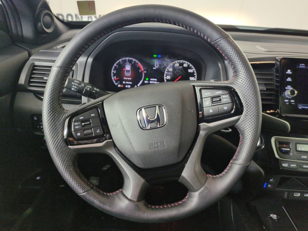 Certified 2024 Honda Ridgeline Black Edition image 18