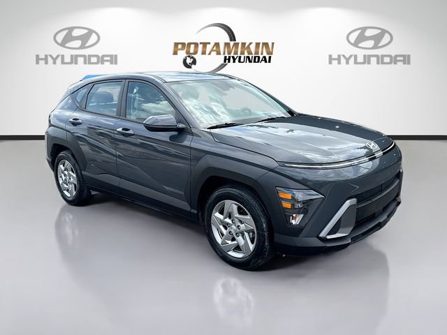 Certified 2024 Hyundai Kona SE image 3