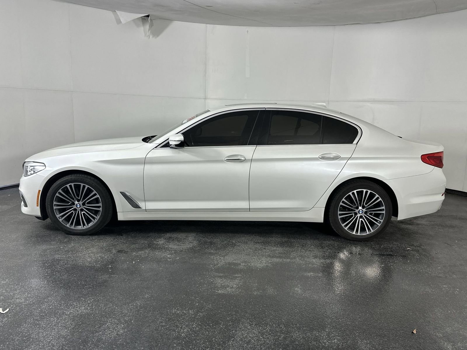 Used 2018 BMW 540i image 5