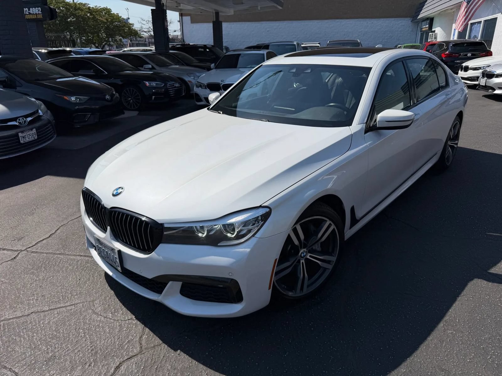 Used 2018 BMW 740i RWD image 2