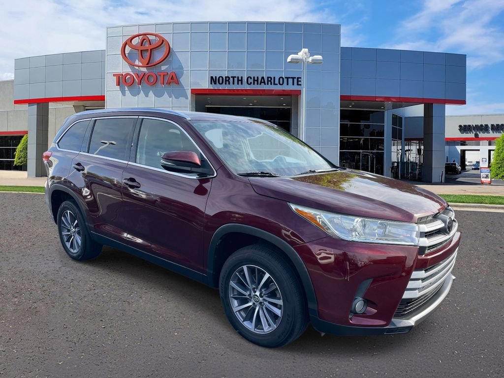 Used 2019 Toyota Highlander XLE image 1