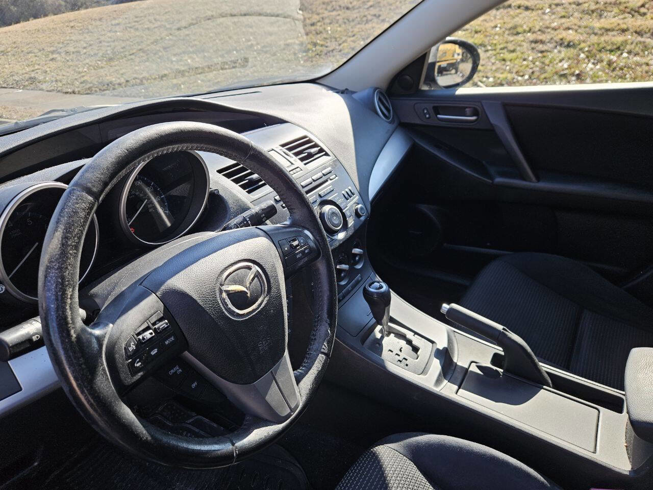 Used 2012 MAZDA MAZDA3 i Touring image 10