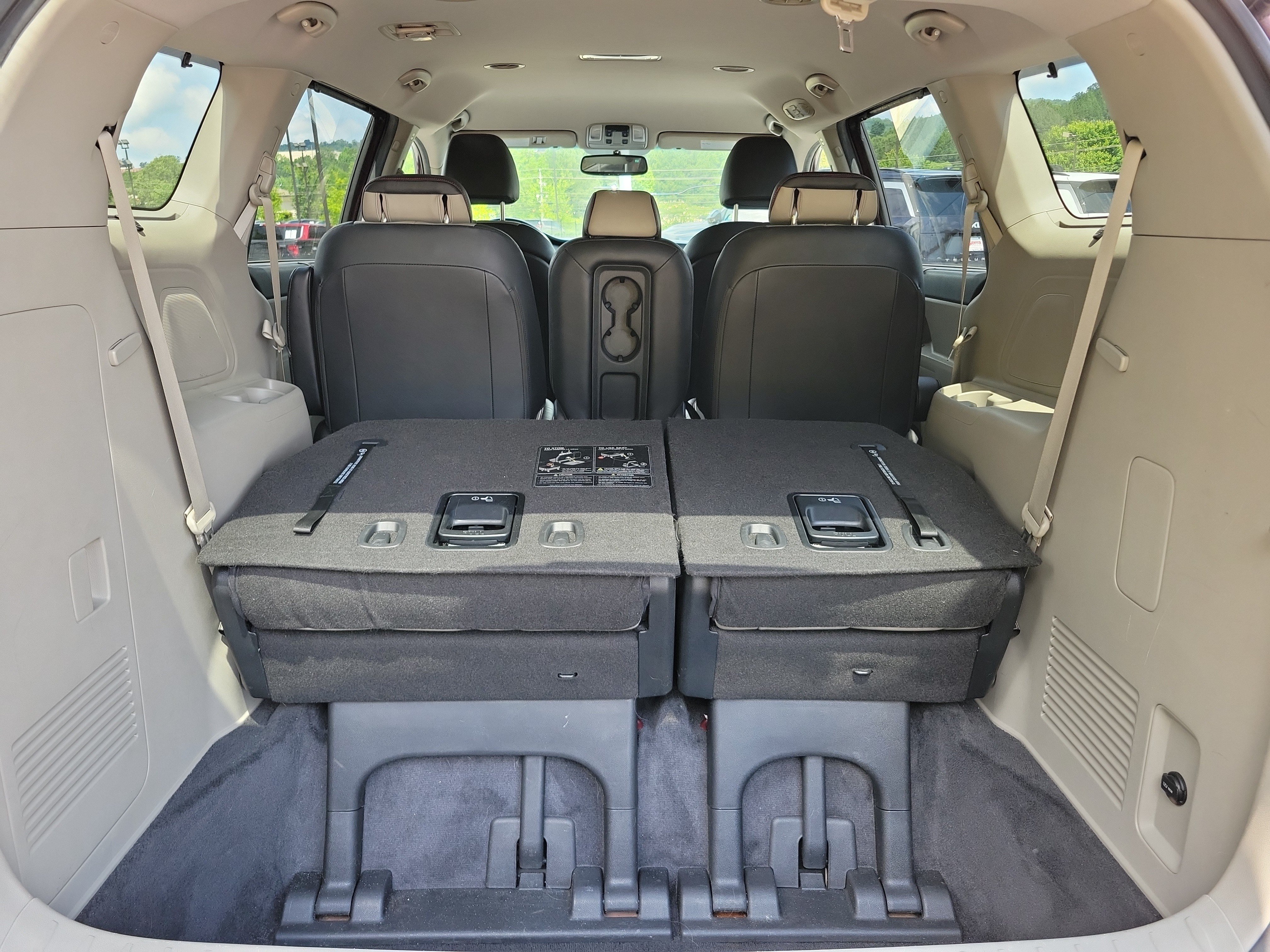 Used 2020 Kia Sedona EX FWD image 25
