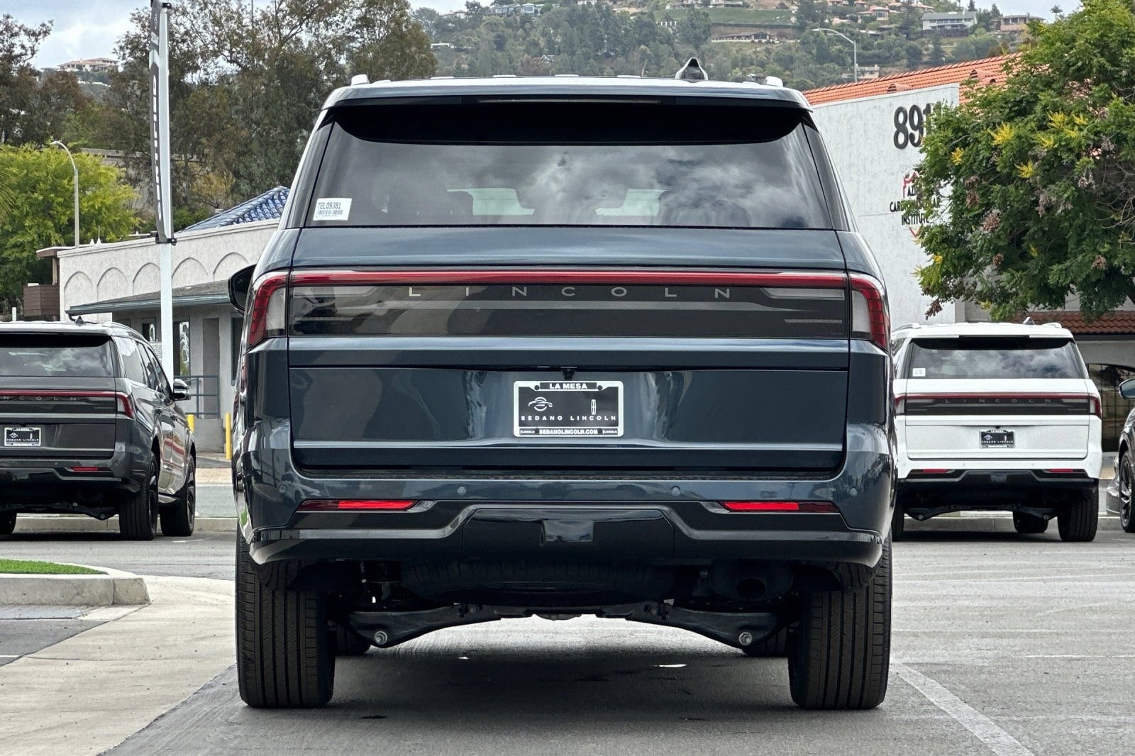 New 2026 Lincoln Navigator Reserve AWD/4WD image 4