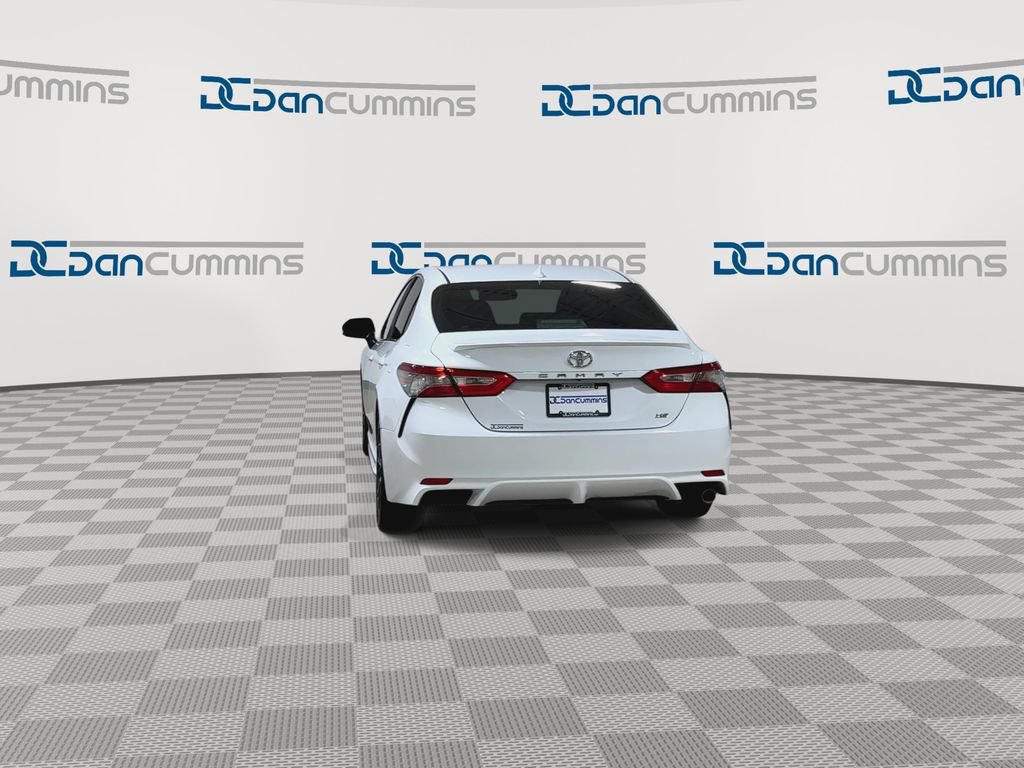 Used 2019 Toyota Camry SE w/ Convenience Package FWD image 8