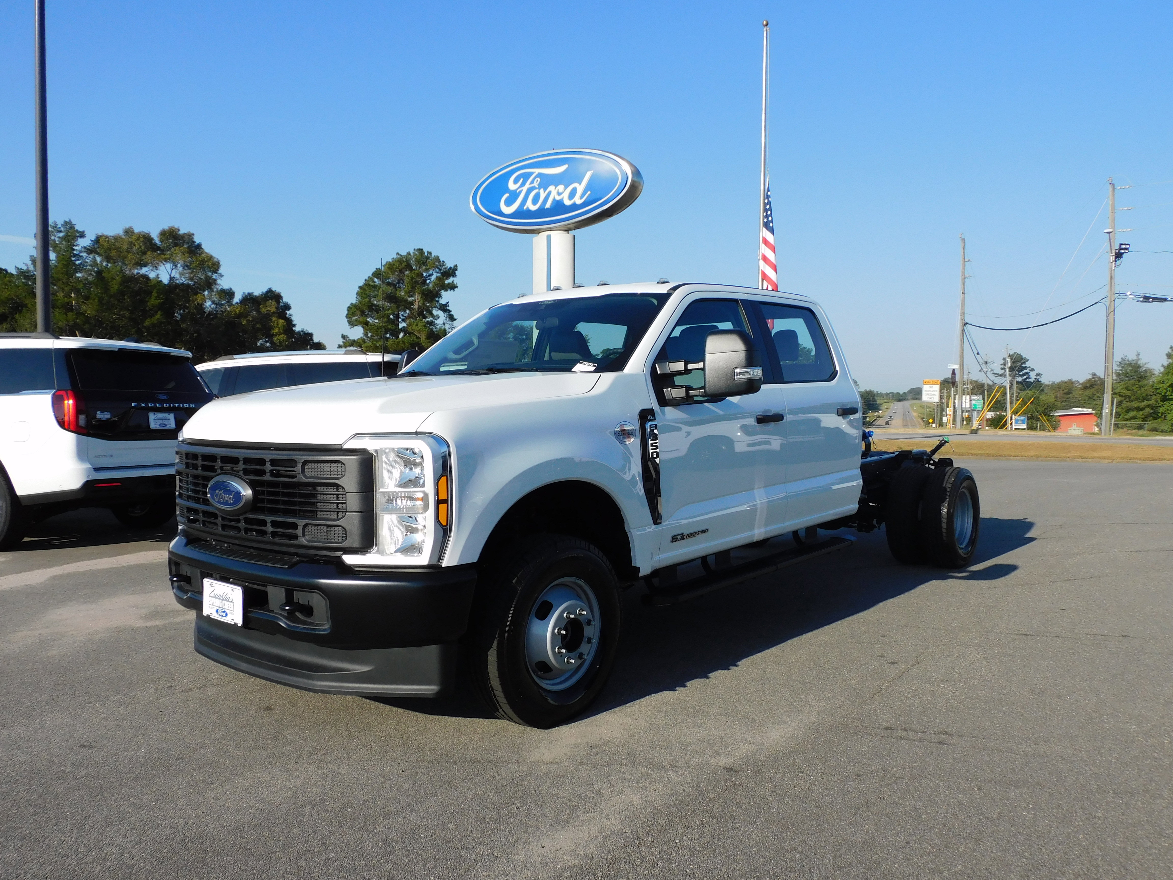 New 2026 Ford F350 XL image 2